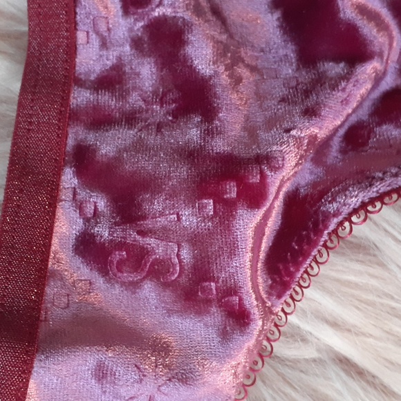 Brand New Victoria's Secret Thong-XS - Picture 2 of 4